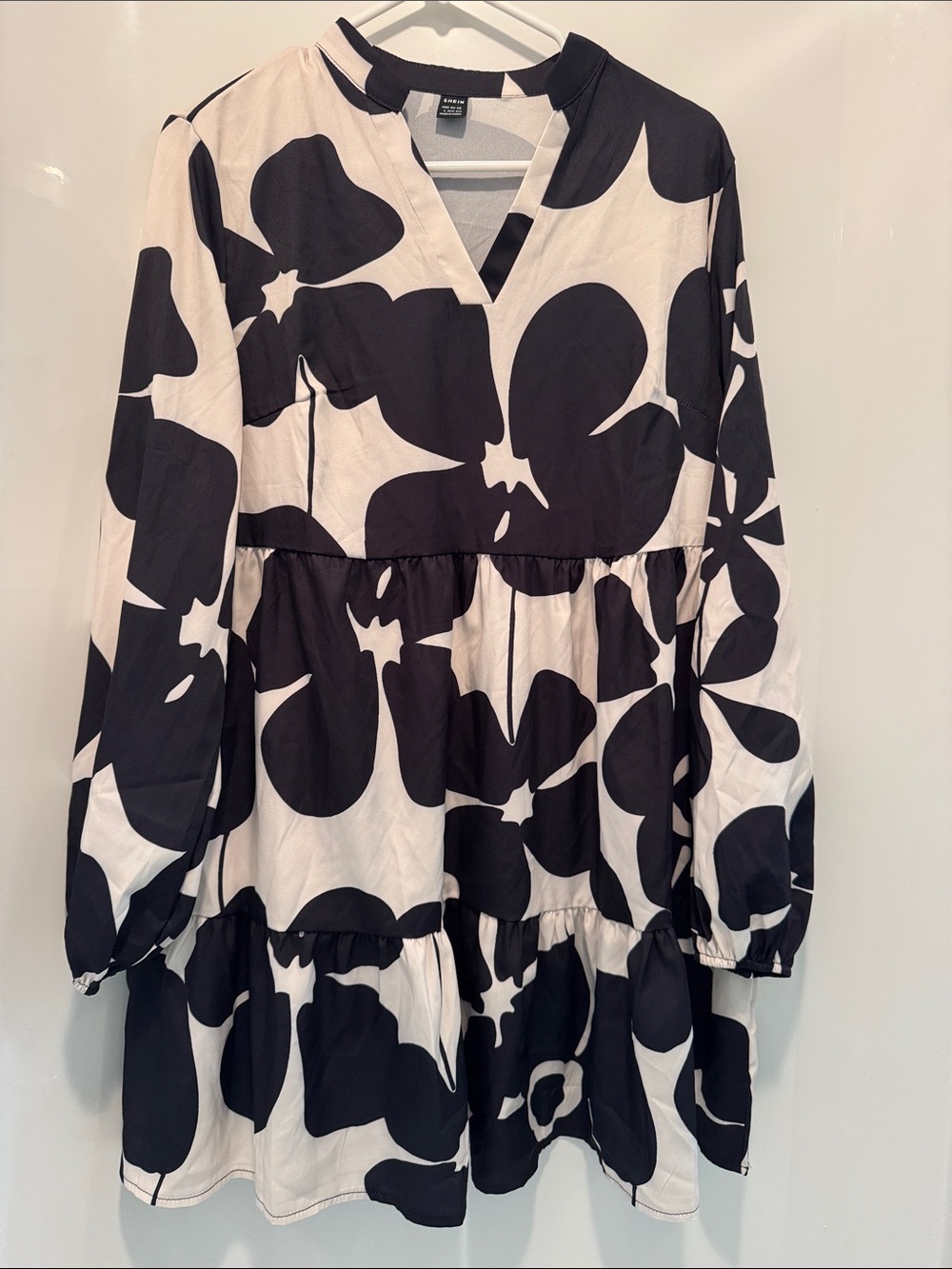 SHEIN Black and White Floral Tiered Dress